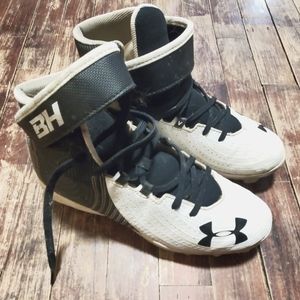 Boys Baseball Shoes size 6Y